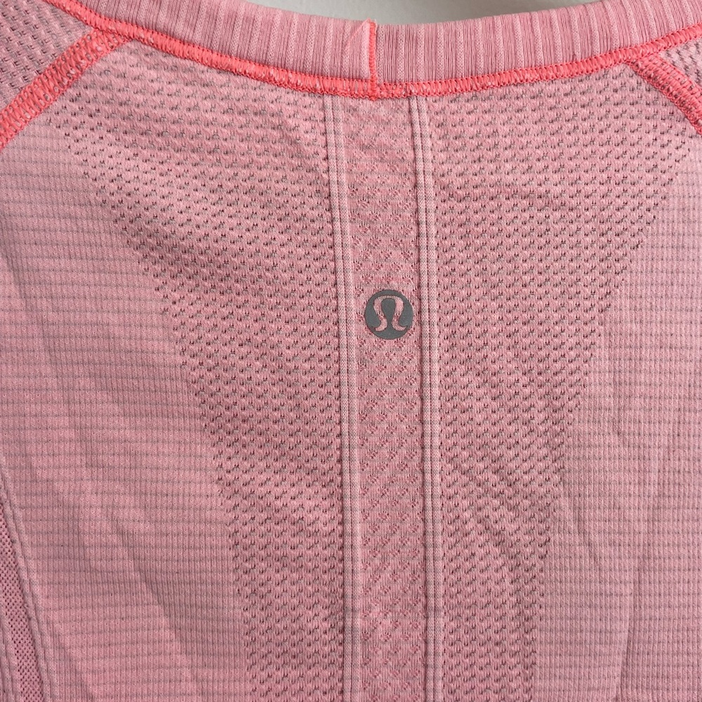 Lululemon top - Picture 3 of 4